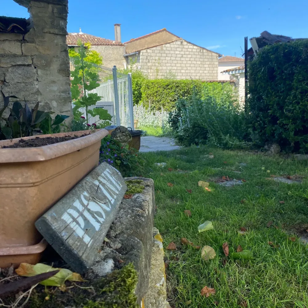 Ferme direction de la piscine